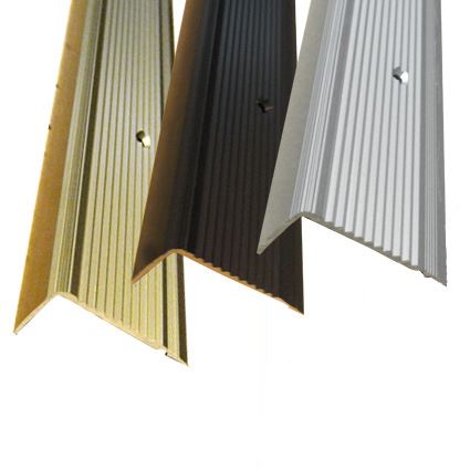 ochranná lišta na hranu schodu na priskrutkovanie, profil 45 x 23 mm, eloxovaný hliník