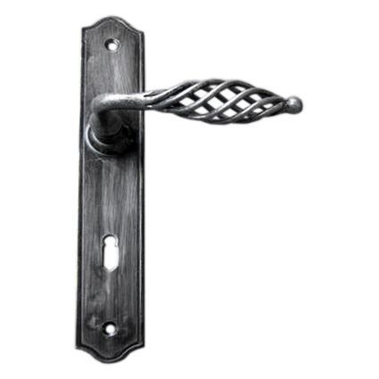 retro kovanie na dvere a brány, kovaná kľučka drôtená Evelína, staročerná (do šeda)